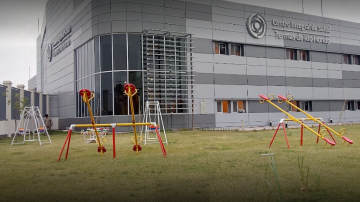 Una mujer fue brutalmente golpeada por su pareja y sufrió una fractura