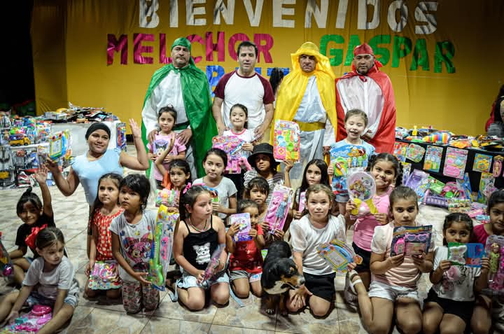 Cientos de chicos disfrutaron de la Gran Fiesta de Reyes Magos en Clodomira