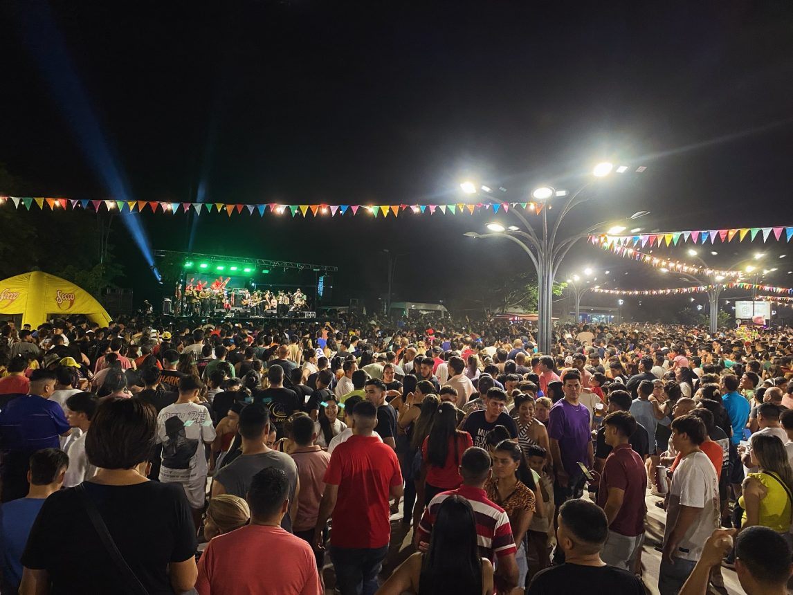 Los Bonys, Alejandro Véliz, Al-k-la, El Mago y la Nueva Luna; de carnaval en la Ruta de los Foodtrucks