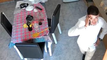 Se hizo pasar por un contador y le robó miles de dólares a un jubilado