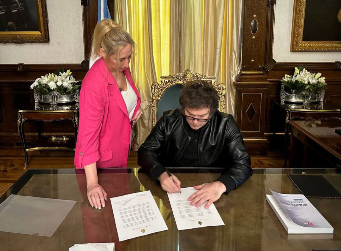 Por decreto: Milei convocó a sesiones extraordinarias desde el 20 de Enero
