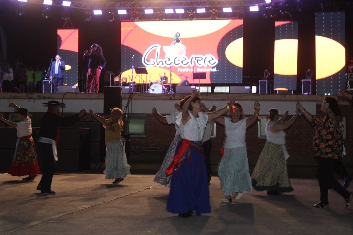 Inició el Festival Nacional de La Chacarera en Plaza Añoranzas
