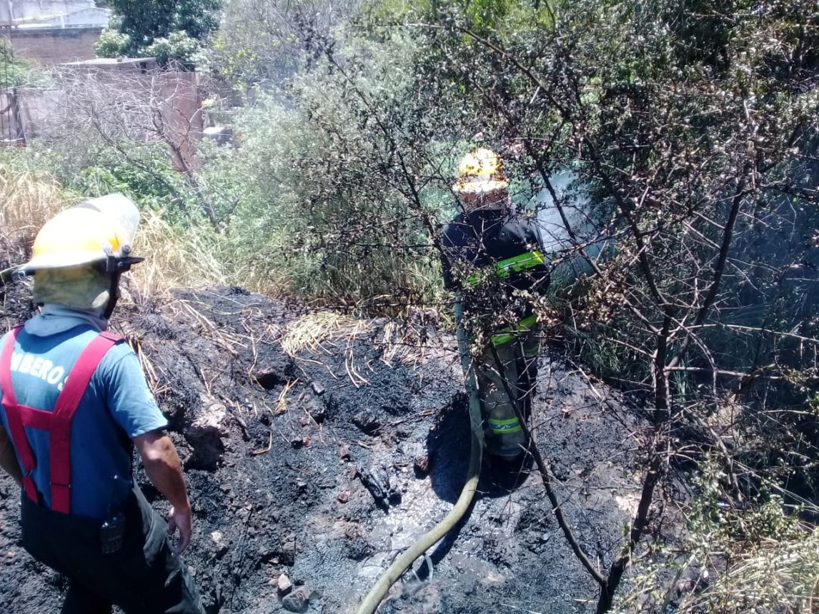 Incendio en un terreno baldío alteró a vecinos del barrio Huaico Hondo
