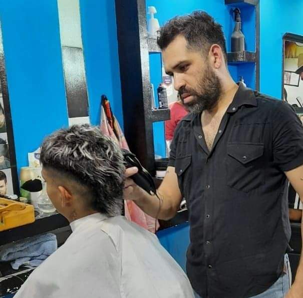 Peluqueros y estudiantes realizarán cortes gratuitos en el Hogar Escuela de Santiago del Estero