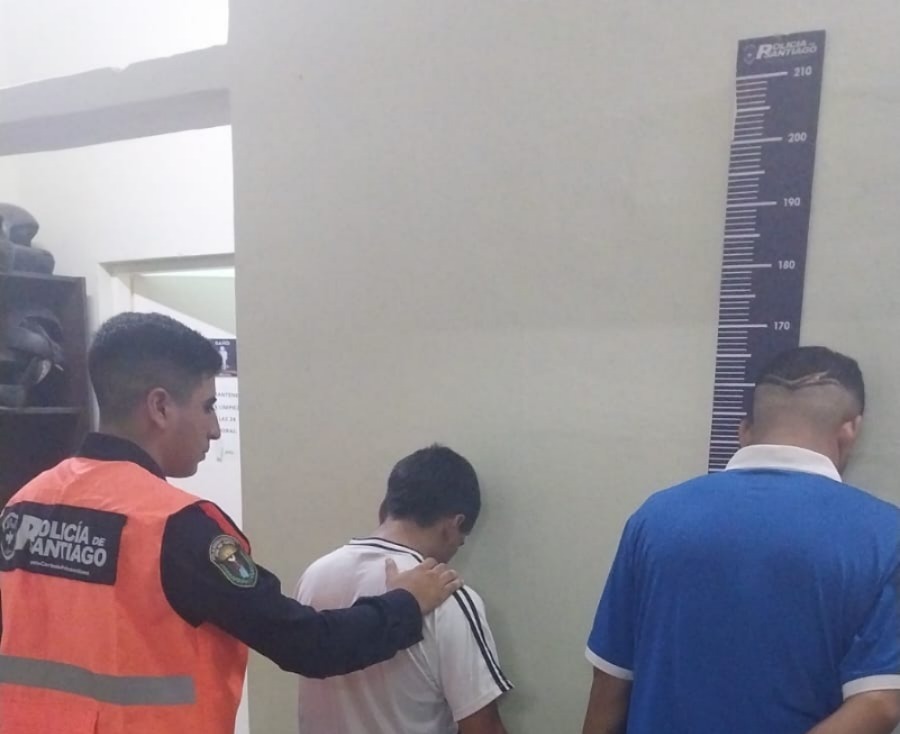 Detuvieron a dos delincuentes que asaltaron a una docente en el barrio Centenario