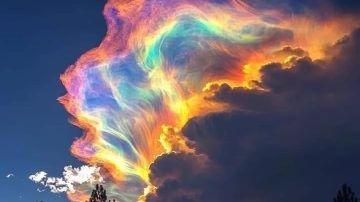 Un arco iris de fuego en el cielo sorprendió a los tucumanos