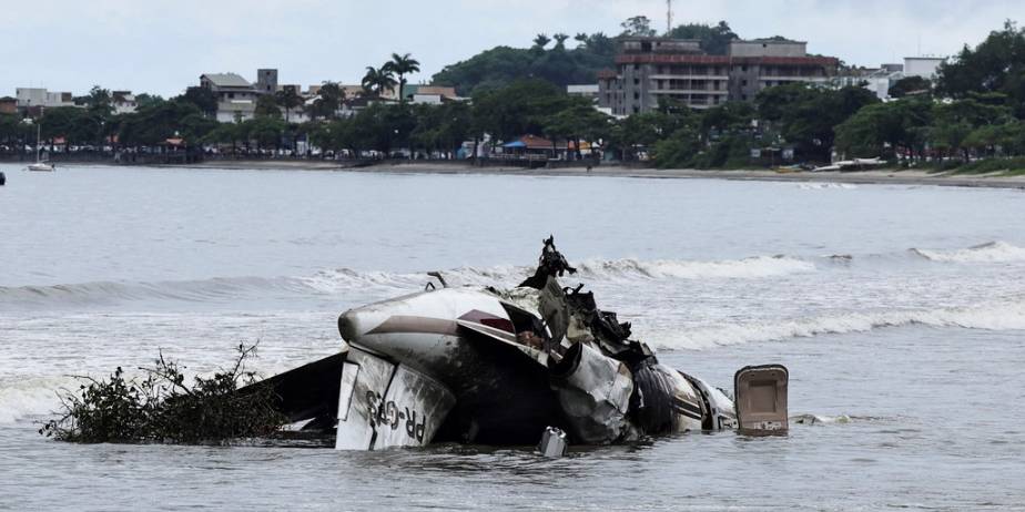 Video: así se estrelló una avioneta en una playa de Brasil