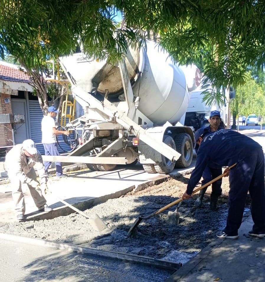 La municipalidad de Capital realizó bacheo con hormigón en el barrio Belgrano