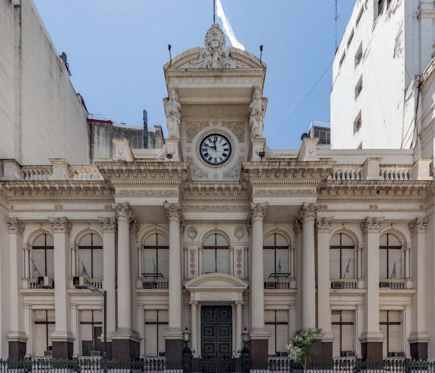 El BCRA dispuso una nueva baja de la política monetaria