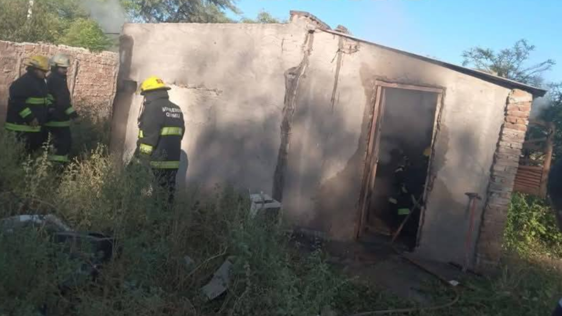 Una mujer prendió fuego una humilde vivienda en Quimilí y luego escapó