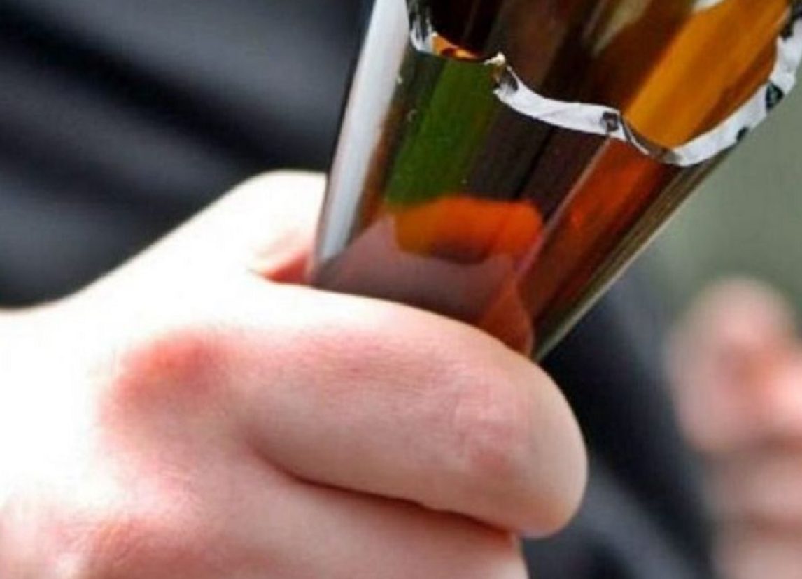 Mujer le abrió la cabeza a su hermano con una botella de vidrio en medio de una discusión
