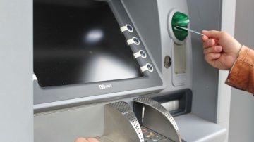 Una mujer denunció que le pidió a su sobrina que le saque el recibo de sueldo y ella le robó $300.000