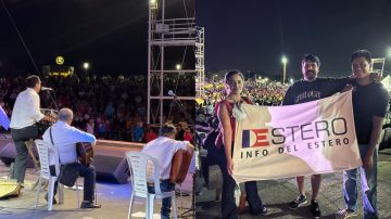 El Festival Nacional de la Chacarera hizo vibrar la Plaza Añoranzas