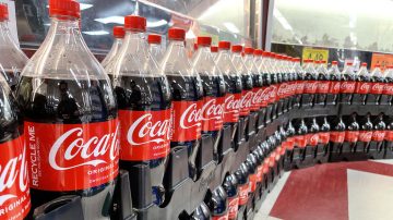 Coca-Cola anuncia retiro masivo de productos en Europa