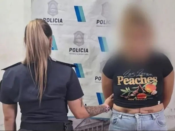 La empleada de un hotel discutió con su jefe por un aumento salarial y lo apuñaló tres veces
