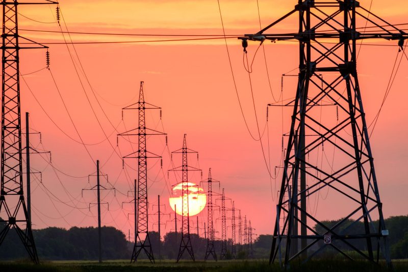 Anticipan más subas en tarifas eléctricas y ENRESE recuerda que se redujeron los subsidios