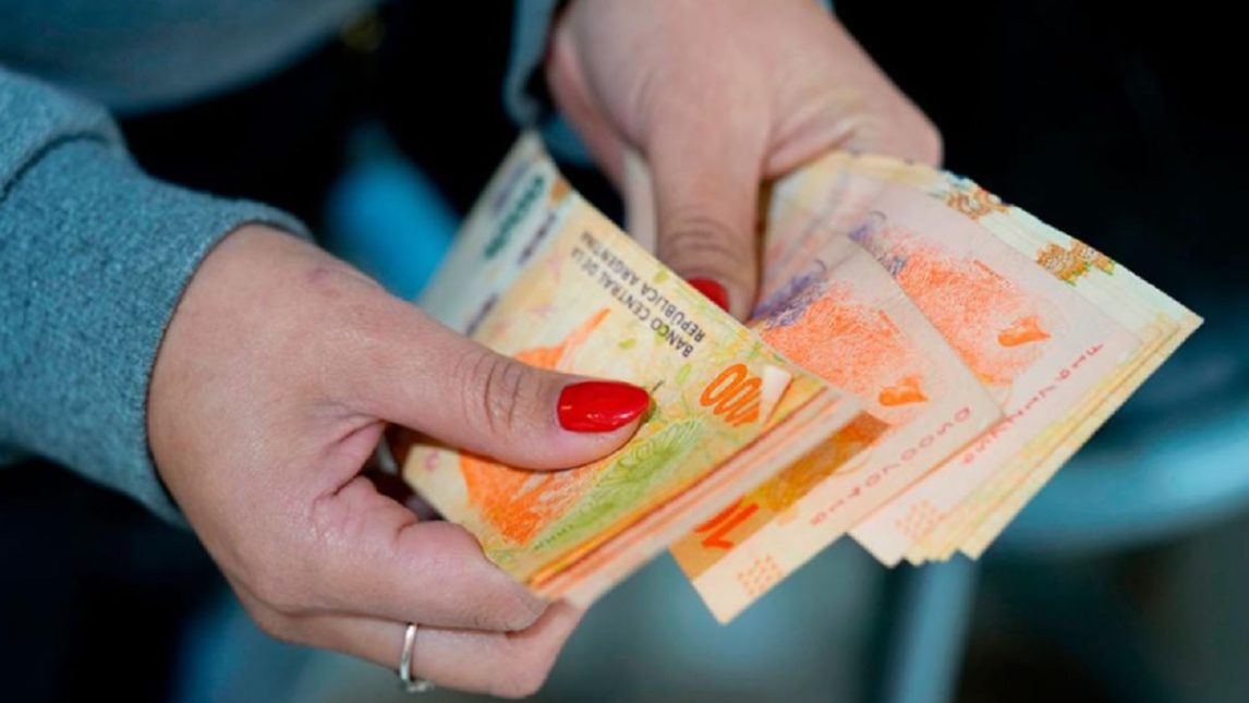 Pareja se aprovechó de un joven con esquizofrenia para quitarle su pensión