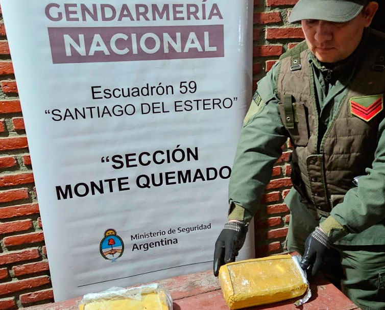 Detienen a una mujer en un tour de compras con casi medio kilo de cocaína oculto en su cuerpo