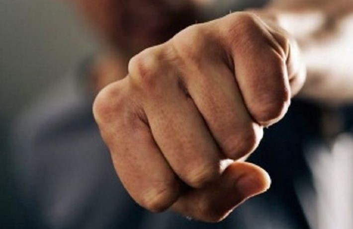 Justicia por mano propia: se trenzó a golpes con un ladrón y lo mandó al Regional