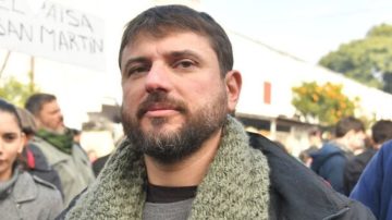 La furia de Juan Grabois contra Milei: “Monito arrastrado por la casta trillonaria”