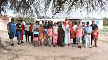 Los Reyes Magos continúan su recorrido por Fernández
