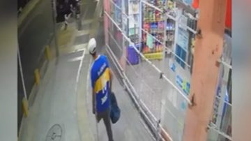 VIDEO | “Resorte” volvió al ataque: robó en un kiosco mientras el dueño dormía