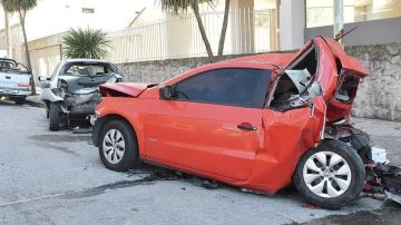 Una adolescente de 17 años alcoholizada chocó con su auto a varios vehículos