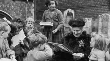 Quién era María Montessori: revolucionó la educación infantil y se alió con Mussolini