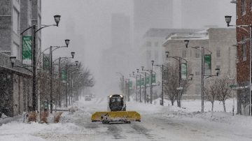 Europa y Estados Unidos enfrentan una tremenda y peligrosa tormenta invernal