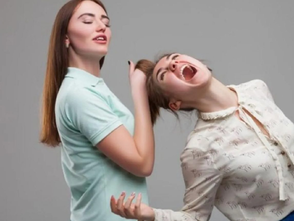Denuncia brutal: dos mujeres irrumpieron en su casa y la golpearon