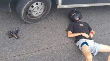 IMPACTANTE VIDEO. Un policía mató a un delincuente que quiso robarle a plena luz del día
