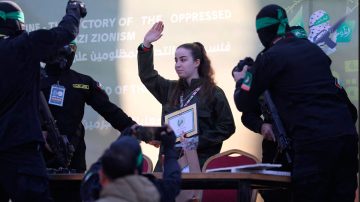 El grupo terrorista Hamas liberó a la rehén israelí Agam Berger y la entregó al Comité Internacional de la Cruz Roja