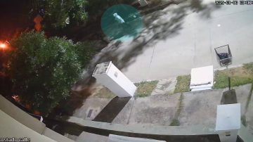 Alerta: delincuentes encapuchados y en auto atacan en la madrugada del barrio Lomas del Golf