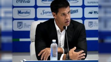 El campeón Vélez Sarsfield presentó a su nuevo DT, Sebastián Domínguez: qué dijo