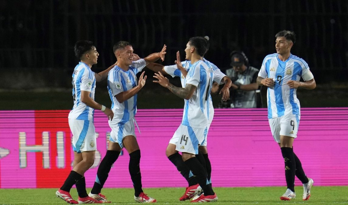 Argentina, tras golear a Brasil, enfrenta a Colombia en el Sudamericano Sub-20