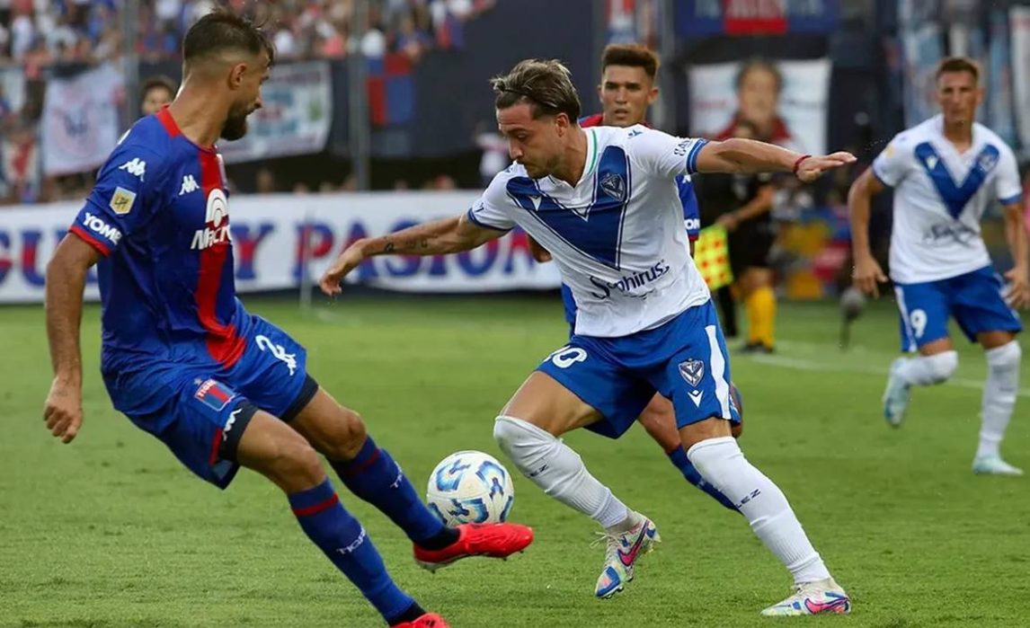 El campeón Vélez tuvo un debut para el olvido y perdió por goleada ante Tigre
