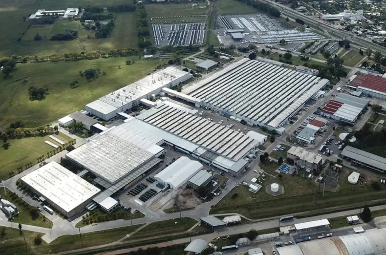 Fin de una era: Mercedes-Benz vende su histórica planta en Buenos Aires