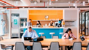 El fin del home office: ¿Por qué las empresas apuestan por un esquema de presencialidad completa en 2025?