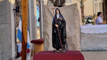 Entronizaron una imagen de Santa Mama Antula en la Catedral de Bariloche