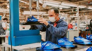 Crisis en la industria del calzado deportivo en Argentina: despidos masivos y ajuste