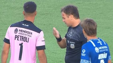 Violencia en el fútbol: suspendieron Godoy Cruz vs Talleres por agresión a un juez de línea