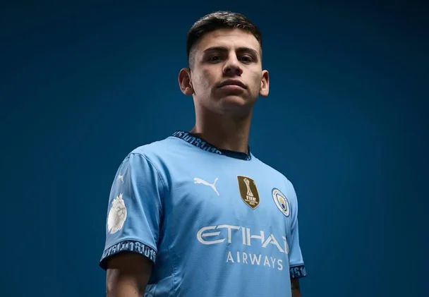 Un “Diablito” azul: Claudio Echeverri fue presentado por el Manchester City