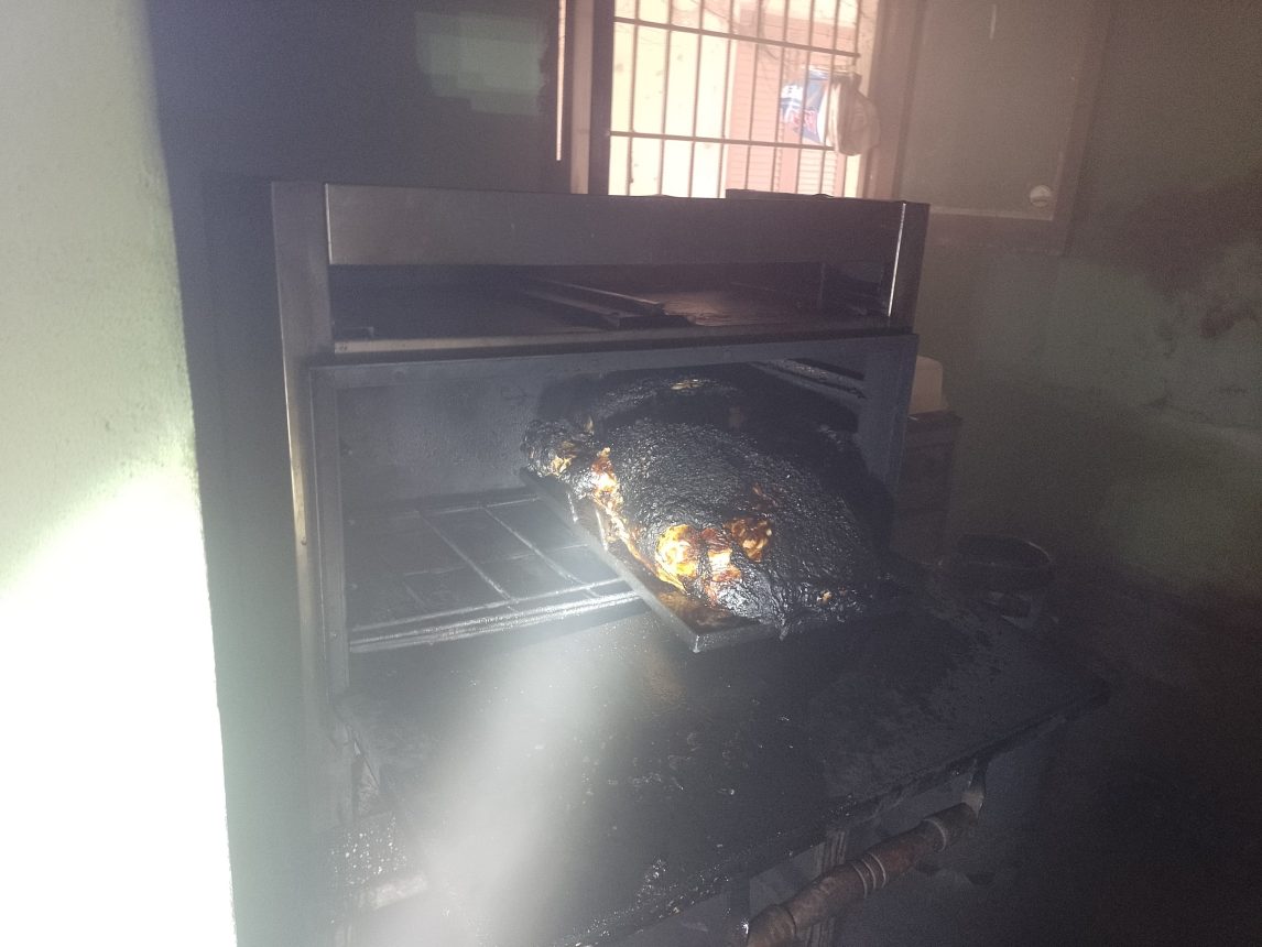 Olvidó un jamón en el horno y casi desata una tragedia