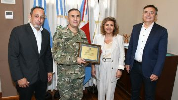 La intendente de Fuentes recibió al delegado del Ejército Argentino en Santiago del Estero