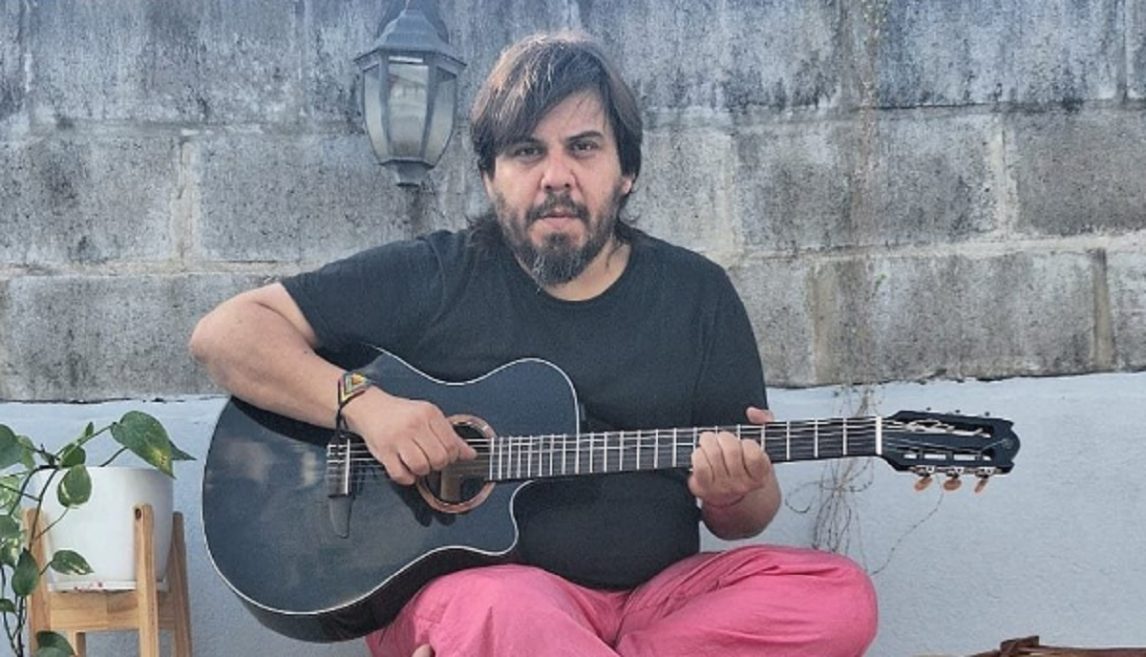 El folclorista Kike Oyola confesó que ejerció violencia contra la madre de su hijo