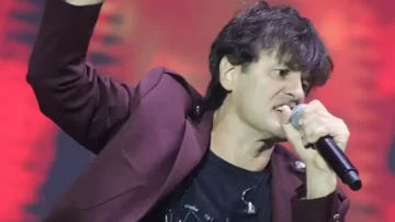 Los Piojos modificaron la letra de un tema en Cosquín Rock apuntando contra el presidente Milei