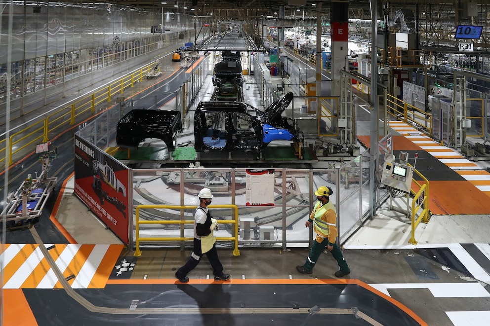 A pesar de la mejora en el cierre de 2024, los tres sectores claves para el empleo siguen rezagados