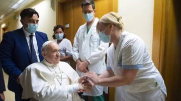 Cómo pasó la noche el papa Francisco tras ser diagnosticado con neumonía bilateral