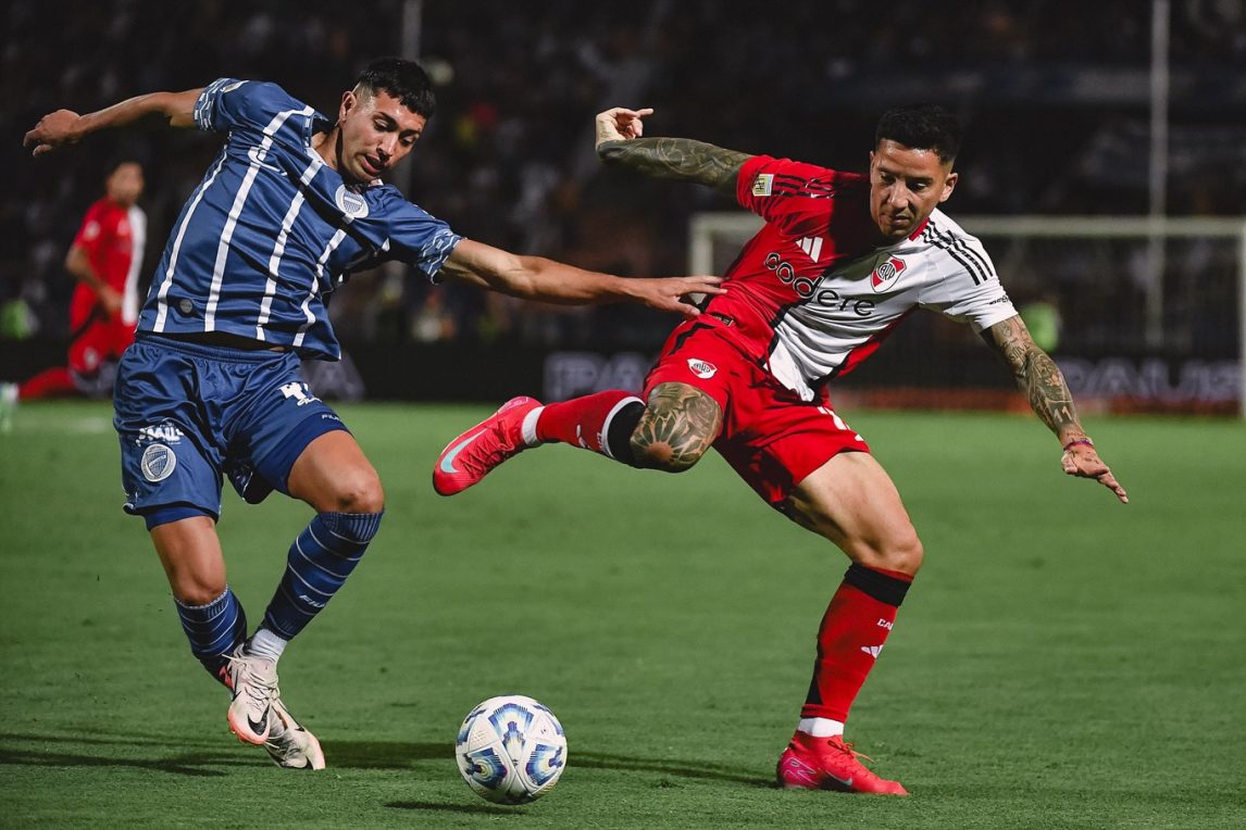 River no pudo quebrar la defensa de Godoy Cruz y empataron sin goles