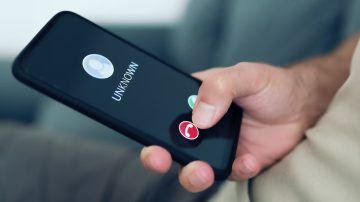 Joven denunció extorsiones por cancelar una supuesta cita sexual: le exigen $300.000